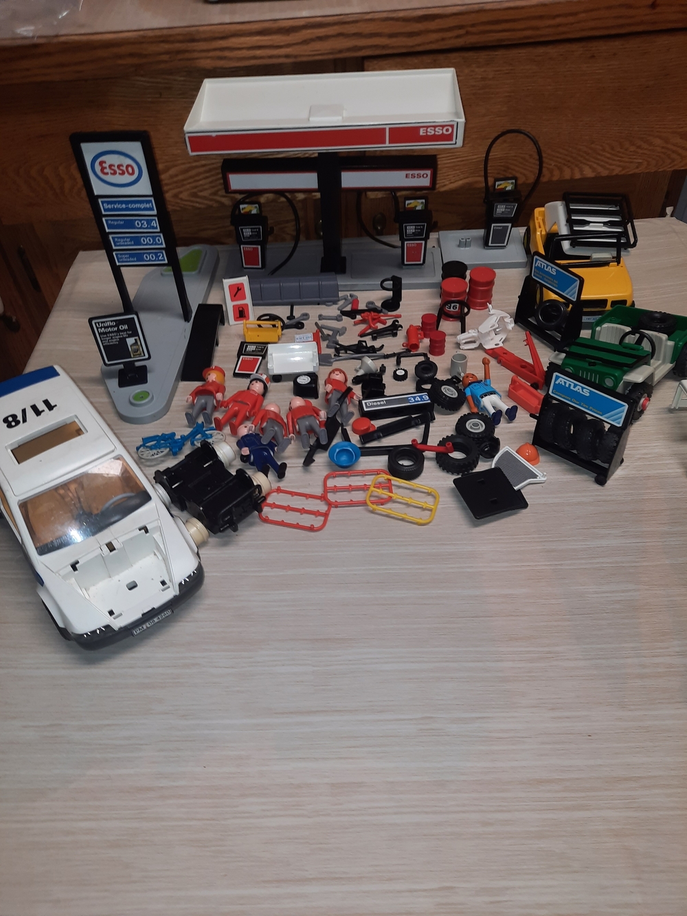 Esso Kids Gas Station Playset with White Toy Van and Accessories